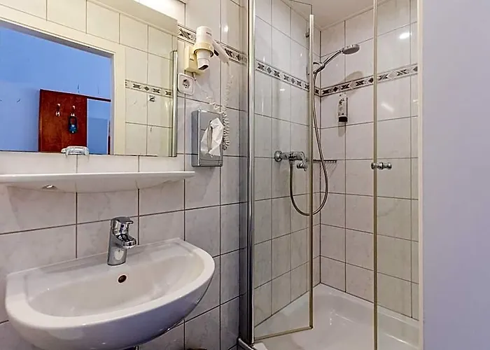 West An Der Bockenheimer Warte 3*